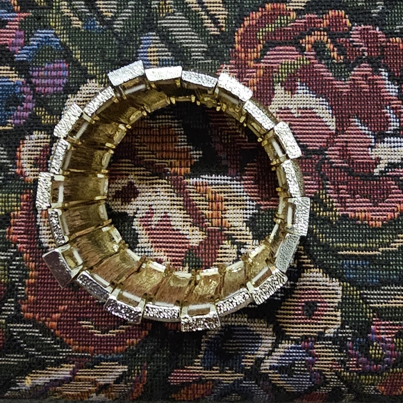 Monet vintage gold tone rhinestones  elastic bracelet - Picture 10 of 12